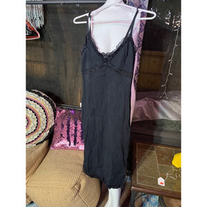 Women's FOREVER 21 Black Lace Trim Chemise M